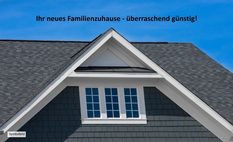 Freistehendes Einfamilienhaus nebst Scheune mit Garage